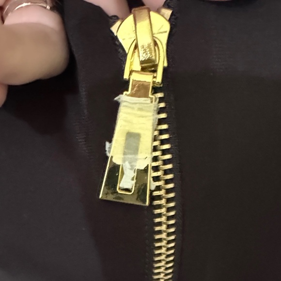 Carmen Marc Valvo Black V-Neck Blouse - Picture 4 of 8